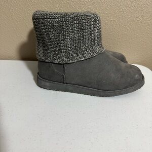 Old Navy Gray Knit Women’s Boots